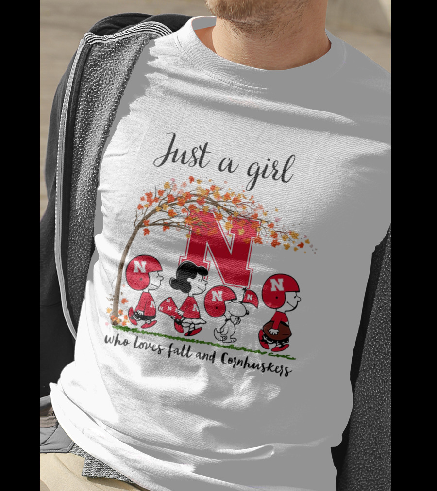 Just A Girl Who Loves Fall And Cornhuskers Peanuts Cartoon T-Shirt