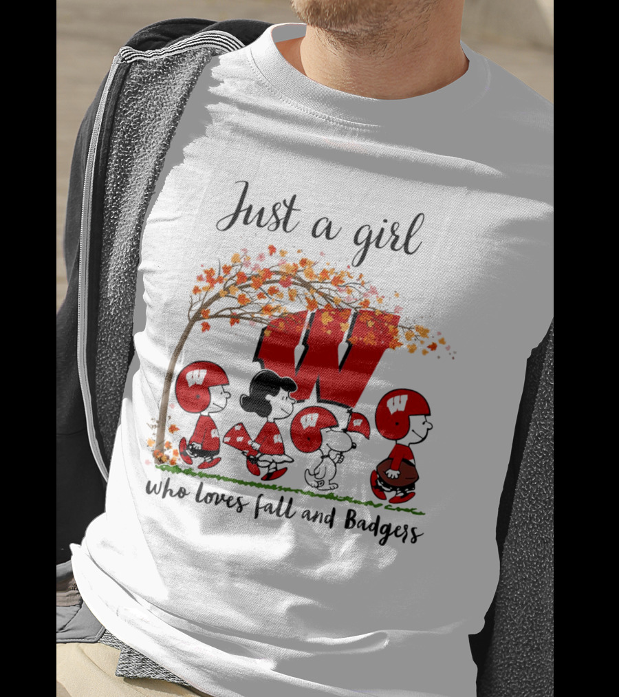 Just A Girl Who Loves Fall And Wisconsin Badgers Peanuts Cartoon T-Shirt