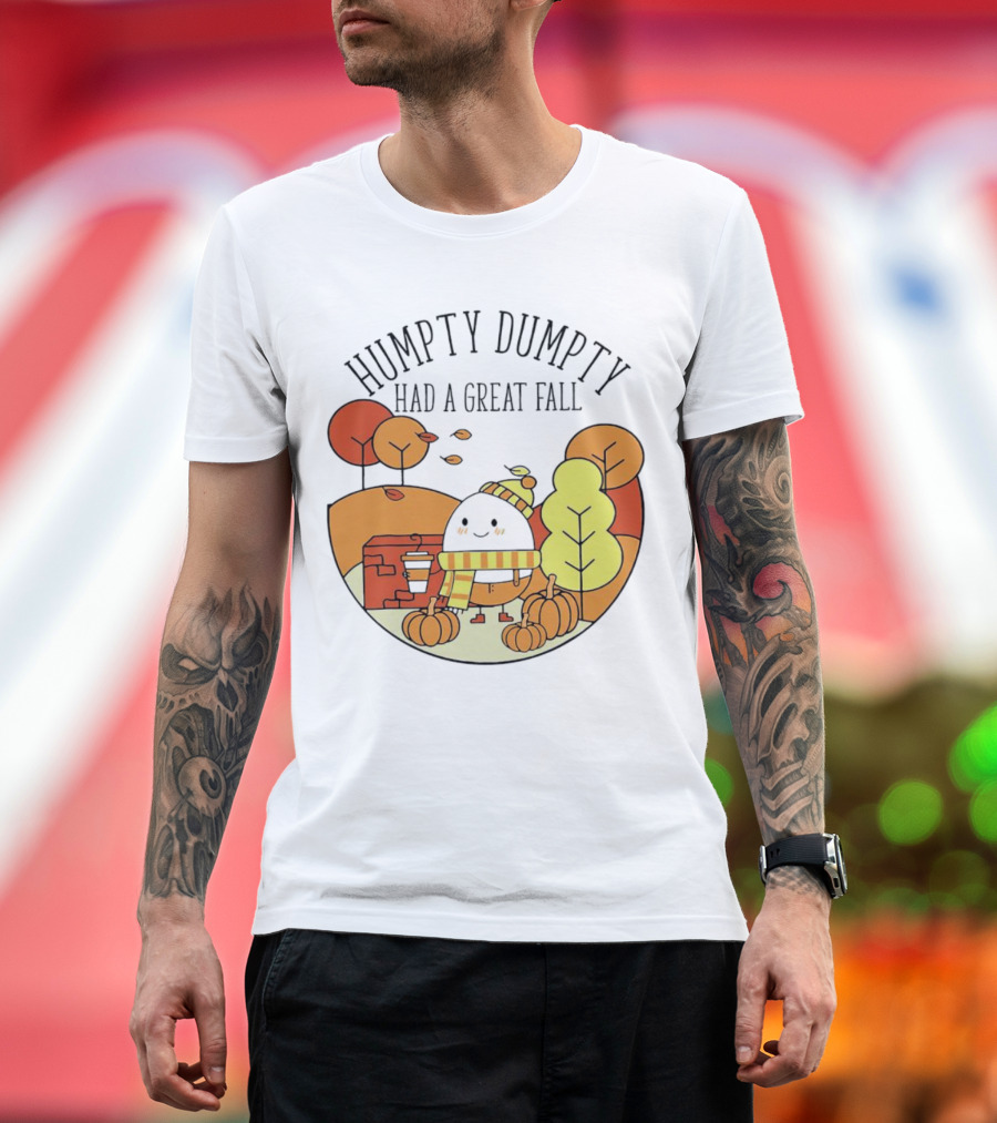 Humpty Dumpty Had a Great Fall Autumn Leaves Pumpkin Scarf Cafe Scene T-Shirt