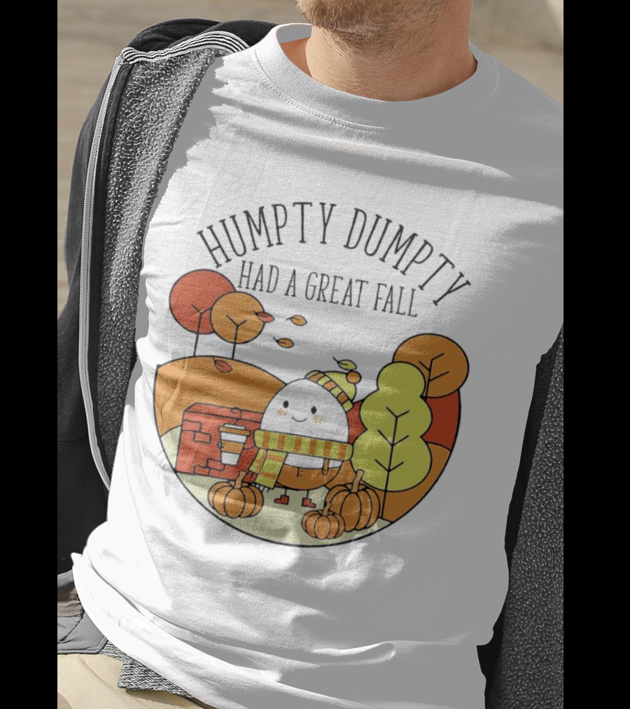 Humpty Dumpty Had A Great Fall Autumn Leaves Pumpkin Scarf Cafe Scene T-Shirt