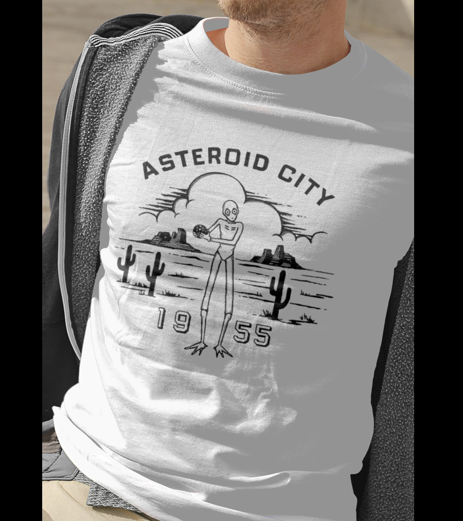 Asteroid City 1955 Alien Desert Scene Century City In LA This Weekend T-Shirt