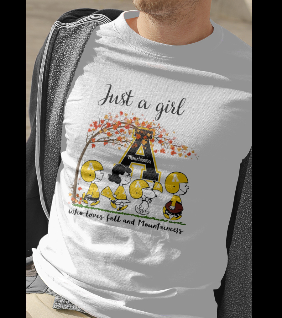 Just A Girl Who Loves Fall And Mountaineers Peanuts Cartoon T-Shirt