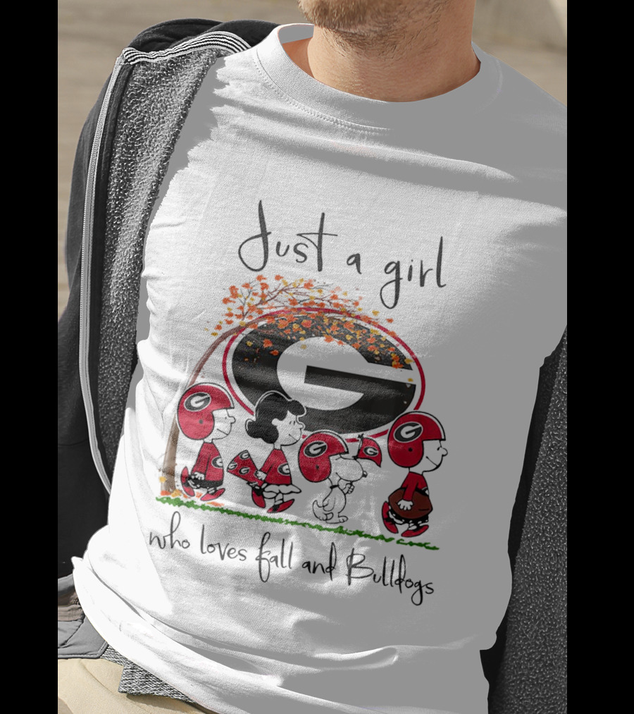 Just A Girl Who Loves Fall And Bulldogs Georgia Snoopy Football T-Shirt