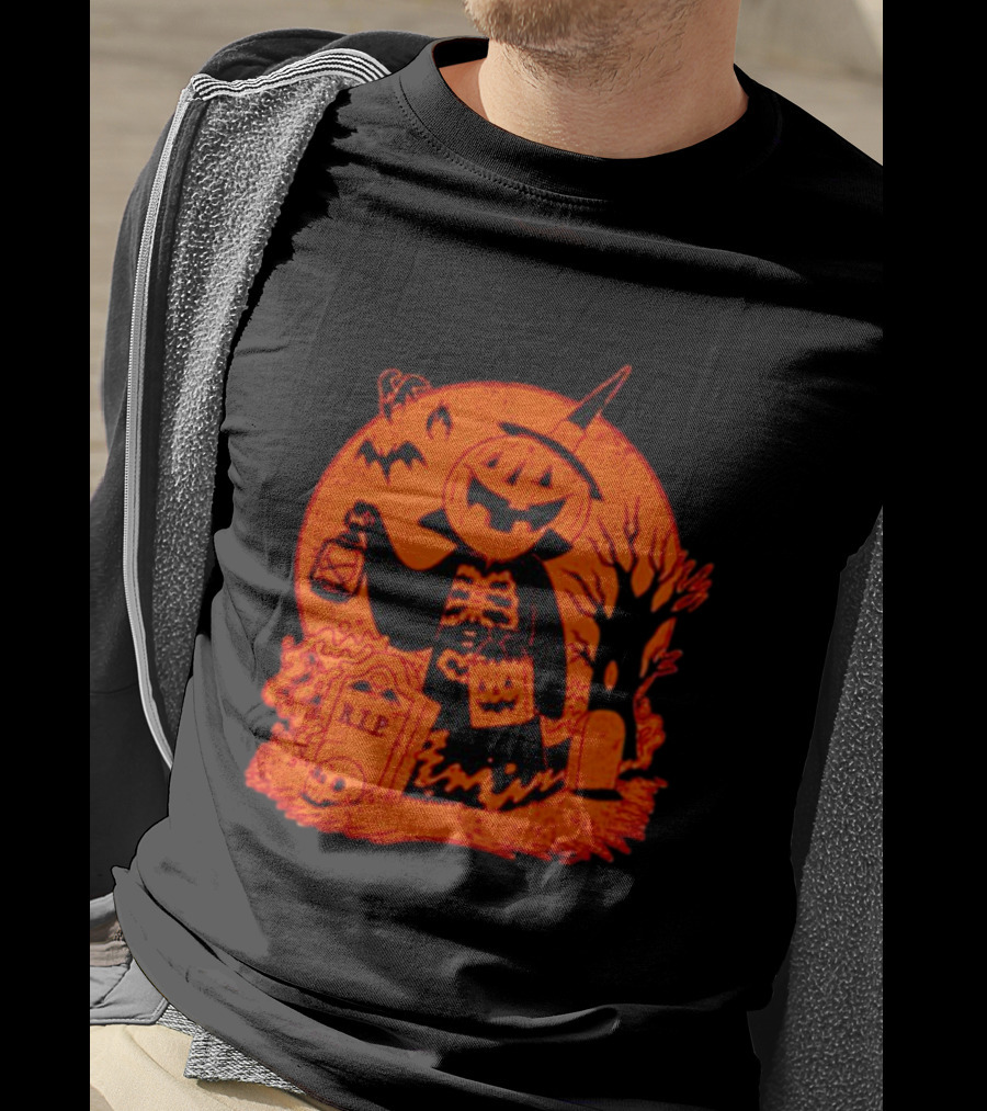 Vintage Spooky Halloween Jack-o'-Lantern Skeleton Moon Graveyard Lantern Bat Scene T-Shirt