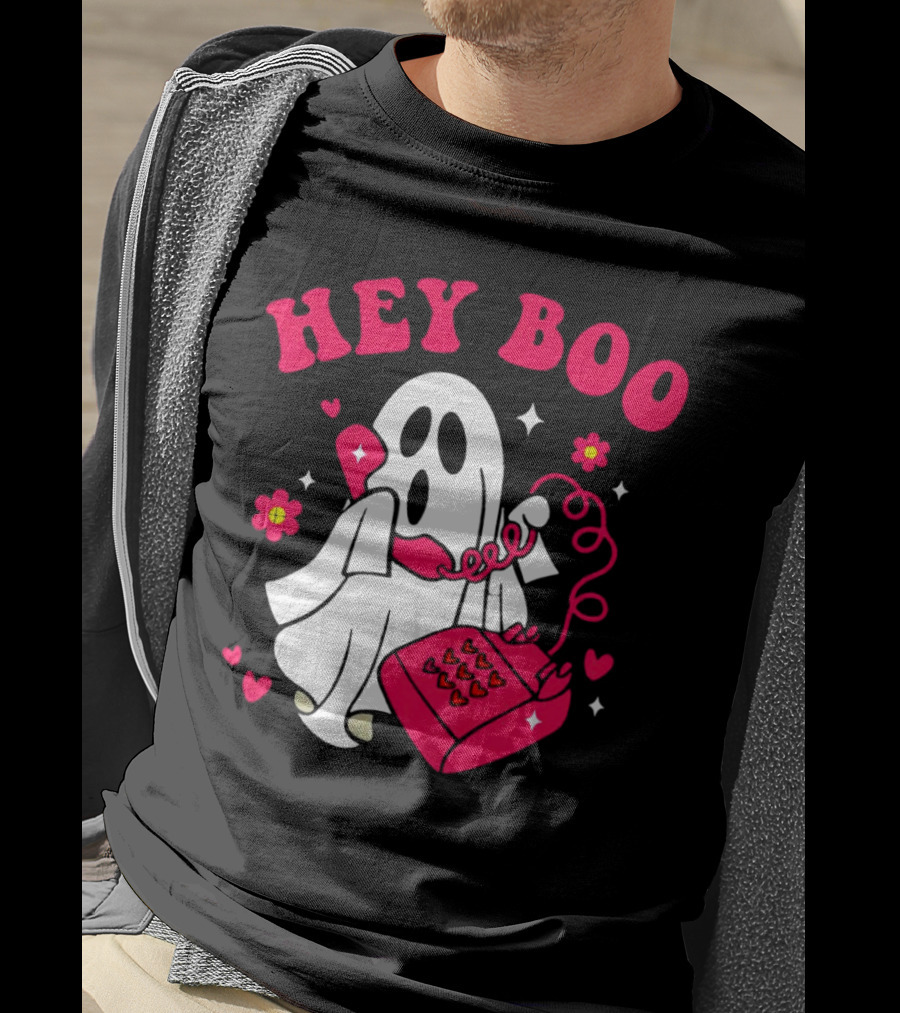 Hey Boo Ghost Talking On Pink Phone With Hearts And Flowers Halloween T-Shirt