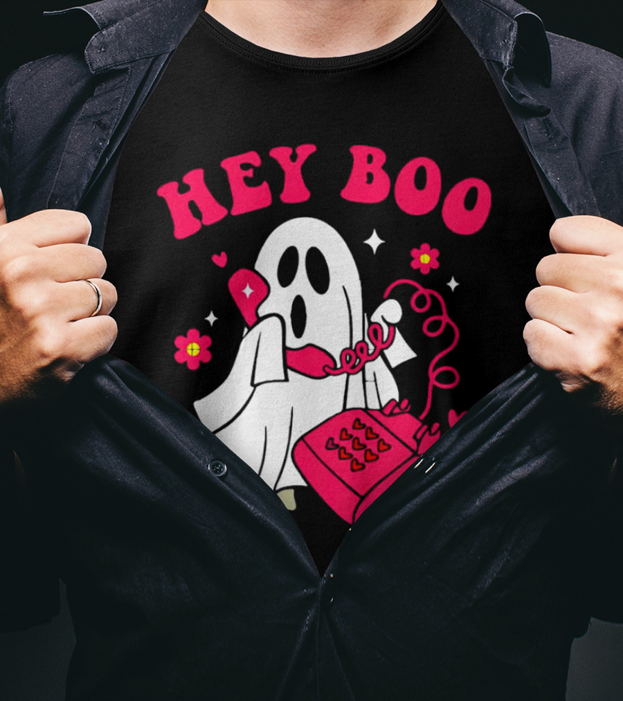 Hey Boo Ghost Talking On Pink Phone With Hearts And Flowers Halloween T-Shirt