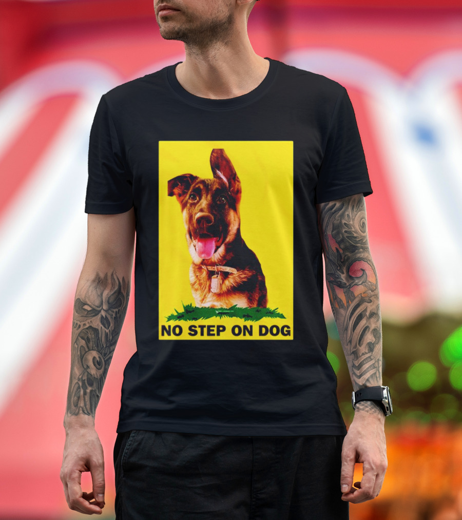 NO STEP ON DOG German Shepherd Yellow Background T-Shirt