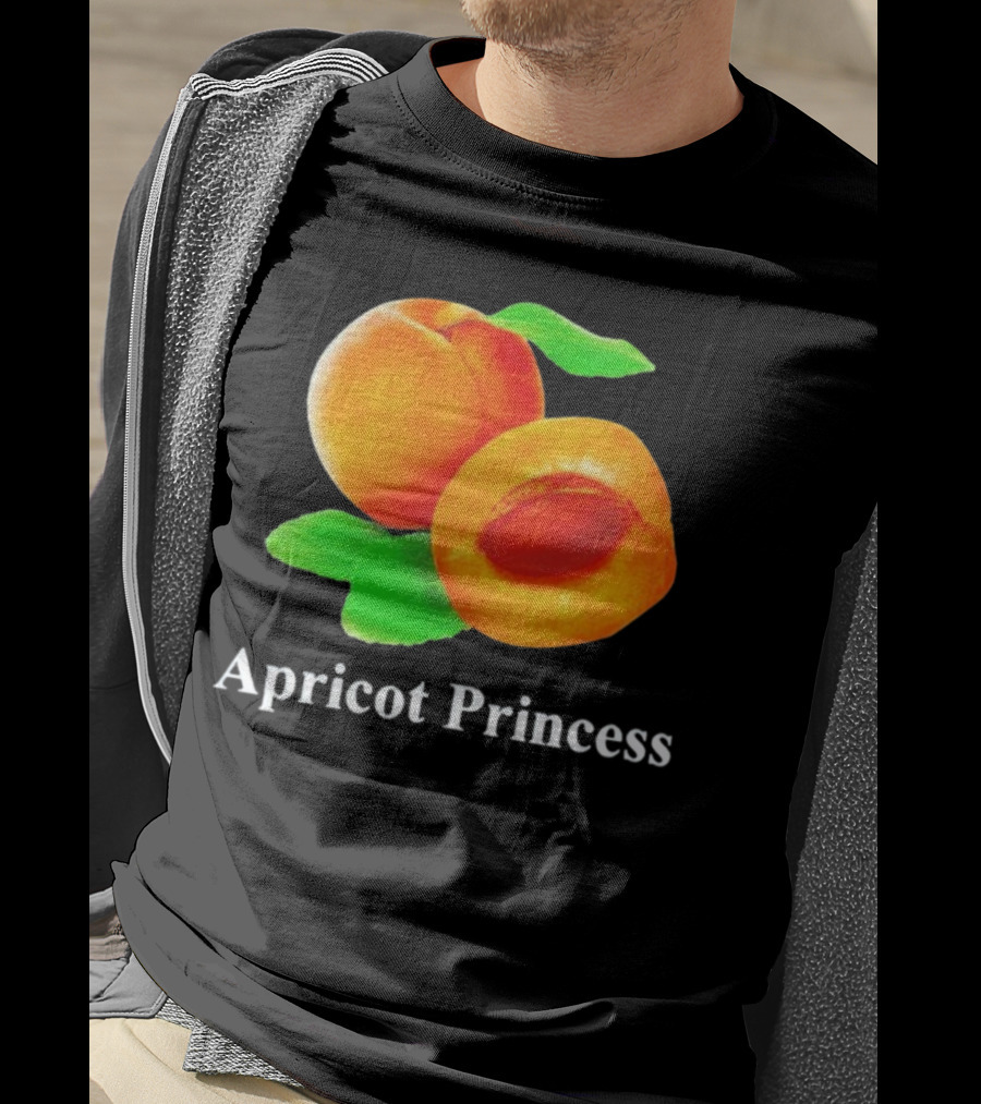 Apricot Princess Fruit Illustration With Leaf Detailing T-Shirt