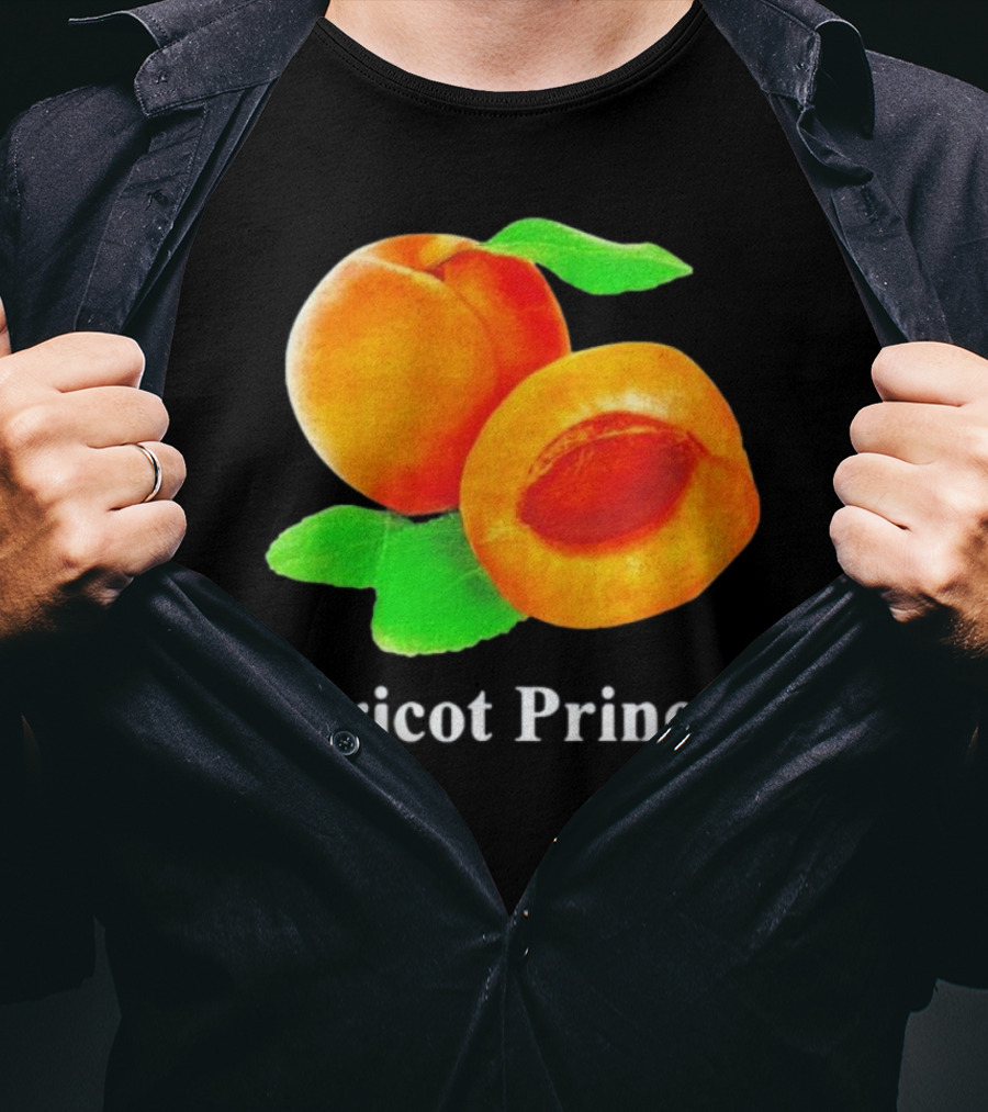 Apricot Princess Fruit Illustration With Leaf Detailing T-Shirt