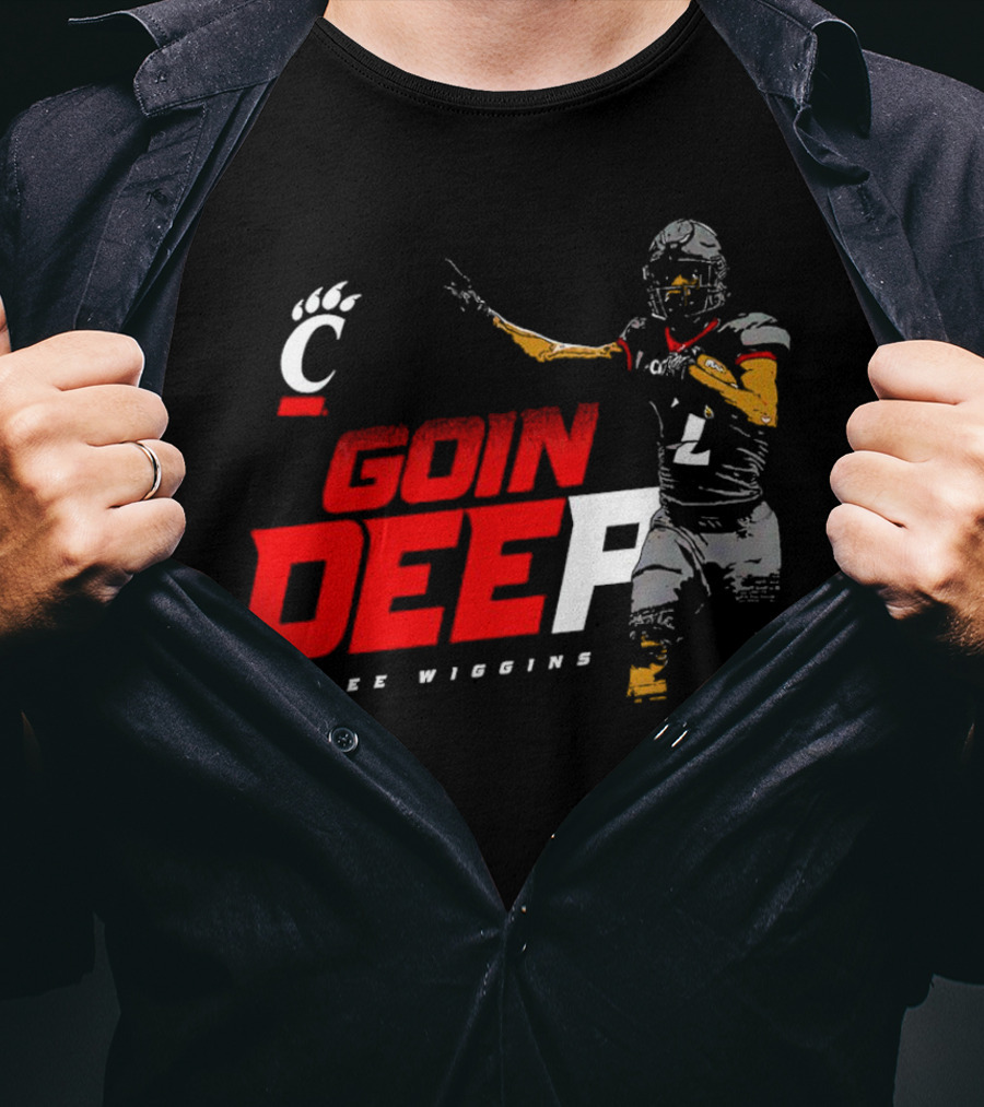 Dee Wiggins Goin’ Deep Cincinnati Bearcats Football Iconic Play Action T-Shirt