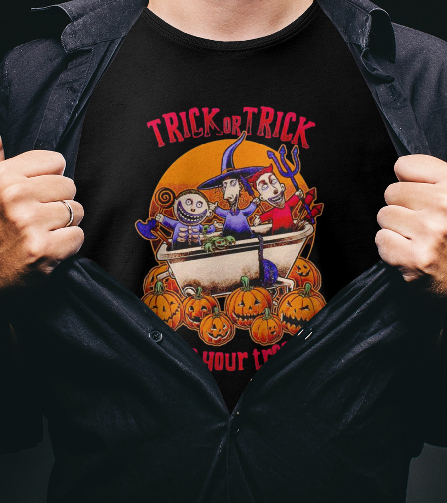 Trick Or Trick Keep Your Treats Halloween Pumpkin Characters In Bathtub T-Shirt