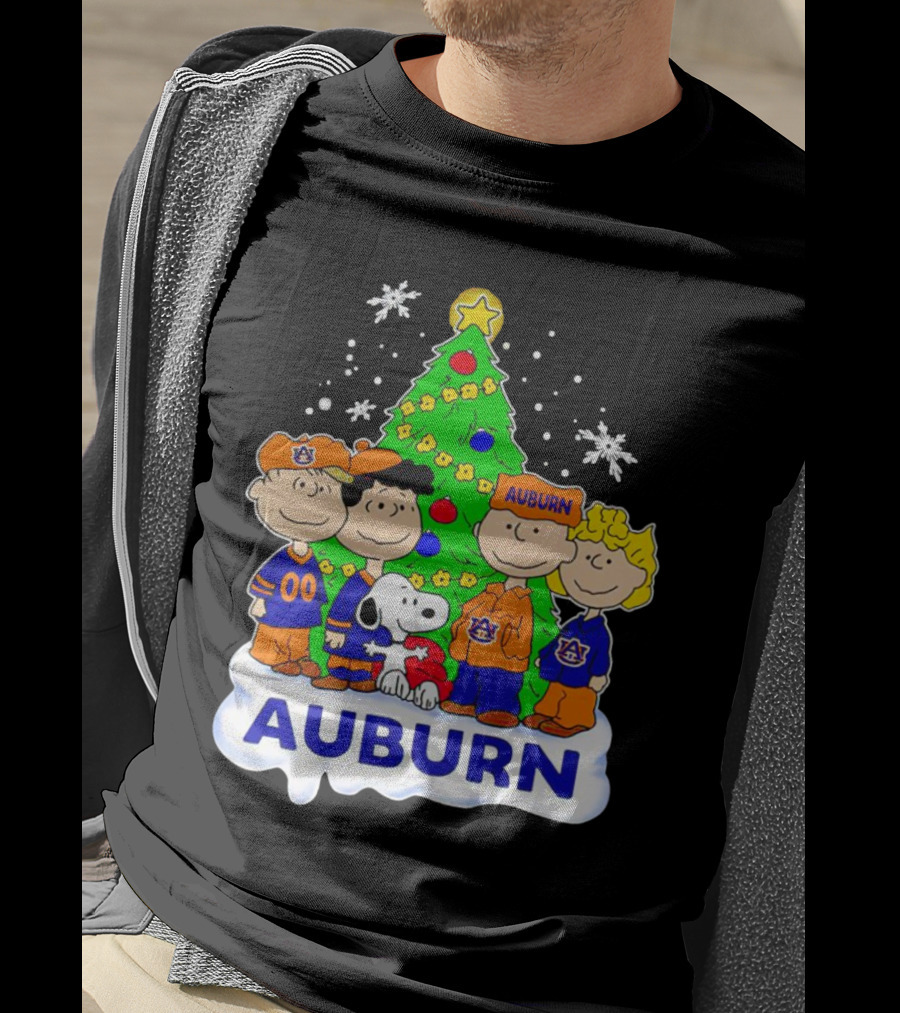 Peanuts Auburn Tigers Christmas Tree Charlie Brown Snoopy Lucy Linus T-Shirt