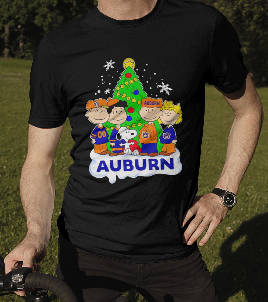 Peanuts Auburn Tigers Christmas Tree Charlie Brown Snoopy Lucy Linus T-Shirt