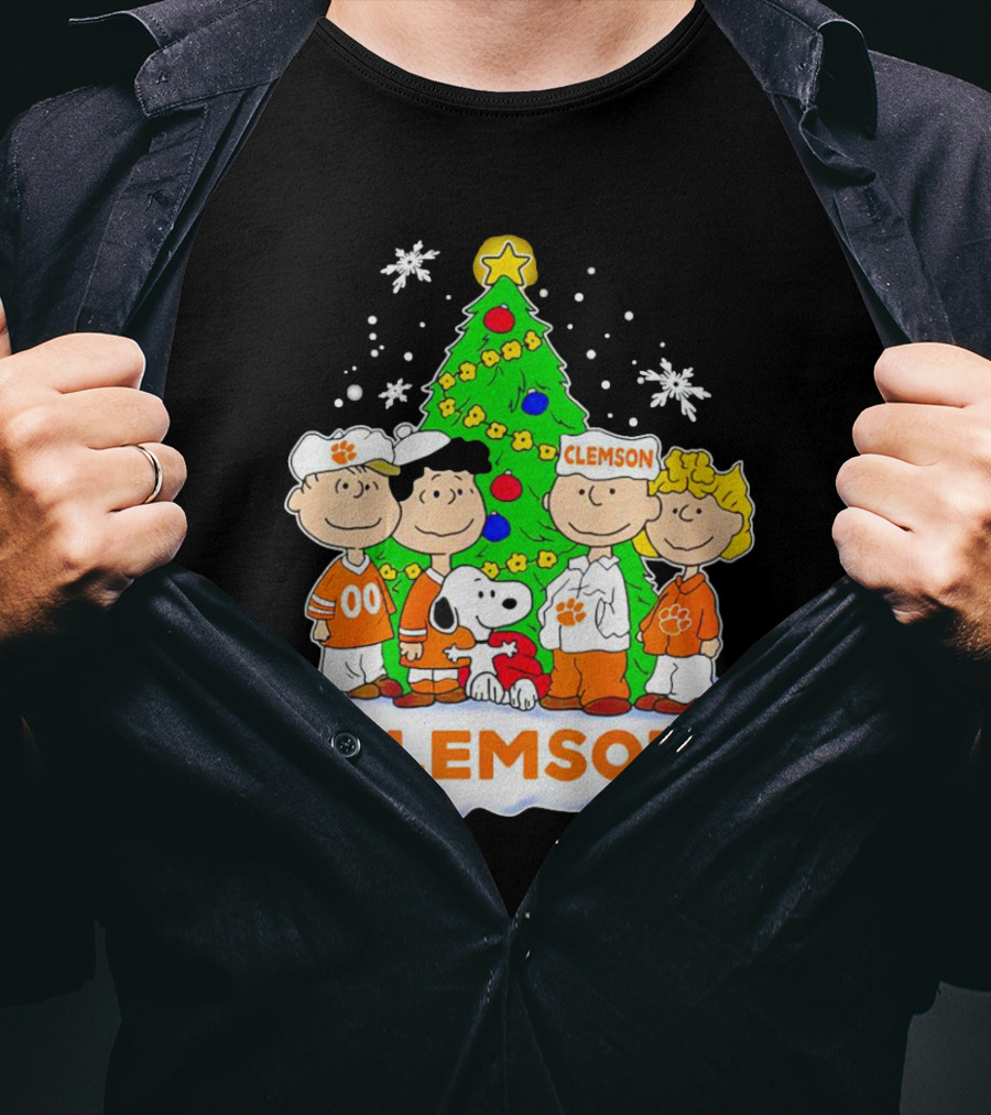 Clemson Christmas With Peanuts Gang And Festive Tree T-Shirt