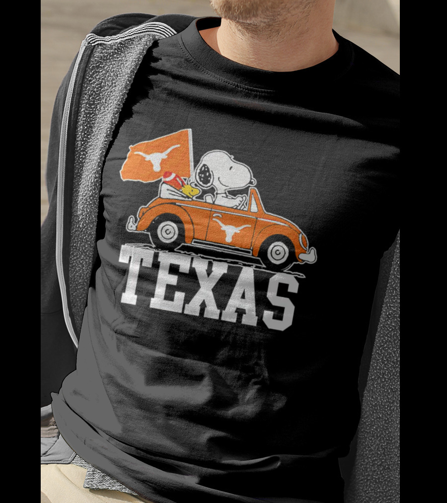 Snoopy Drives Car Texas Longhorns Flag T-Shirt