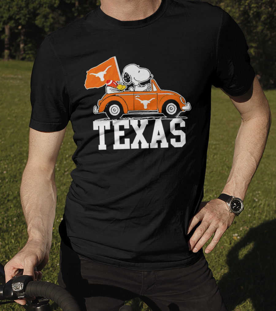 Snoopy Drives Car Texas Longhorns Flag T-Shirt