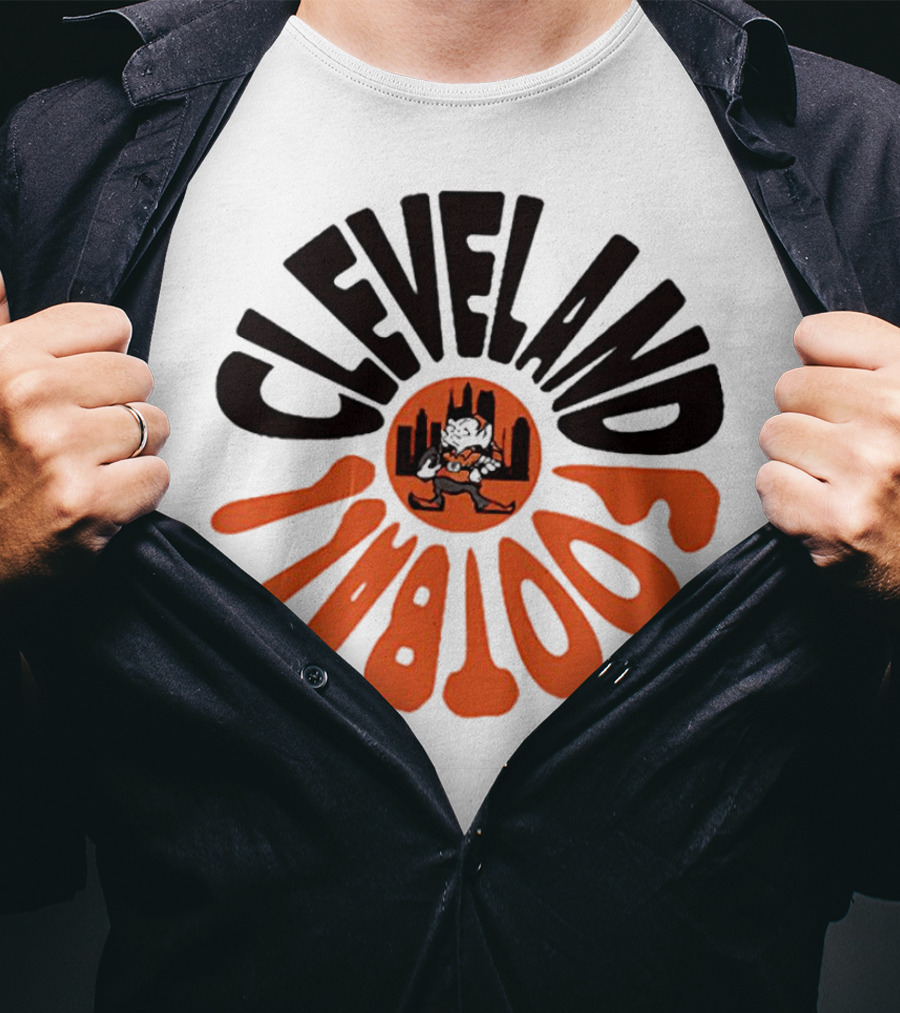 Cleveland Browns Football Retro Logo With Elf And Skyline T-Shirt