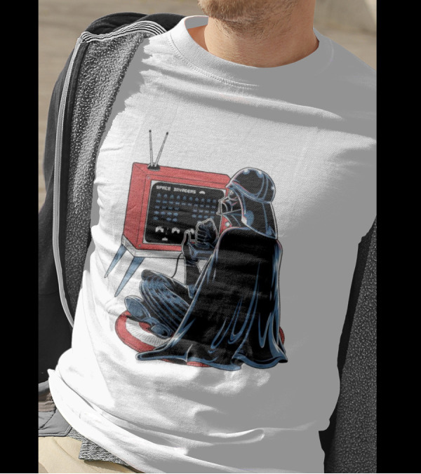 Nostalgic Darth Vader Playing Space Invaders On Retro TV T-Shirt