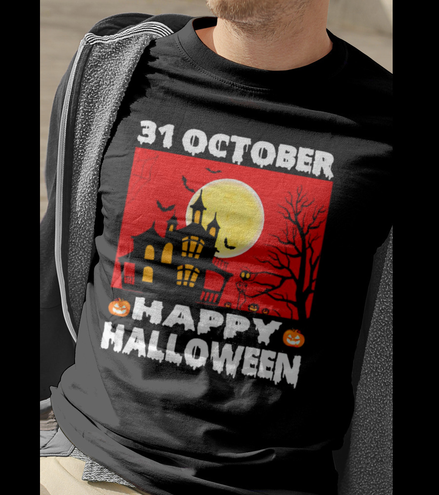 31 October Happy Halloween Haunted House Full Moon Pumpkins Bats Spooky Tree T-Shirt