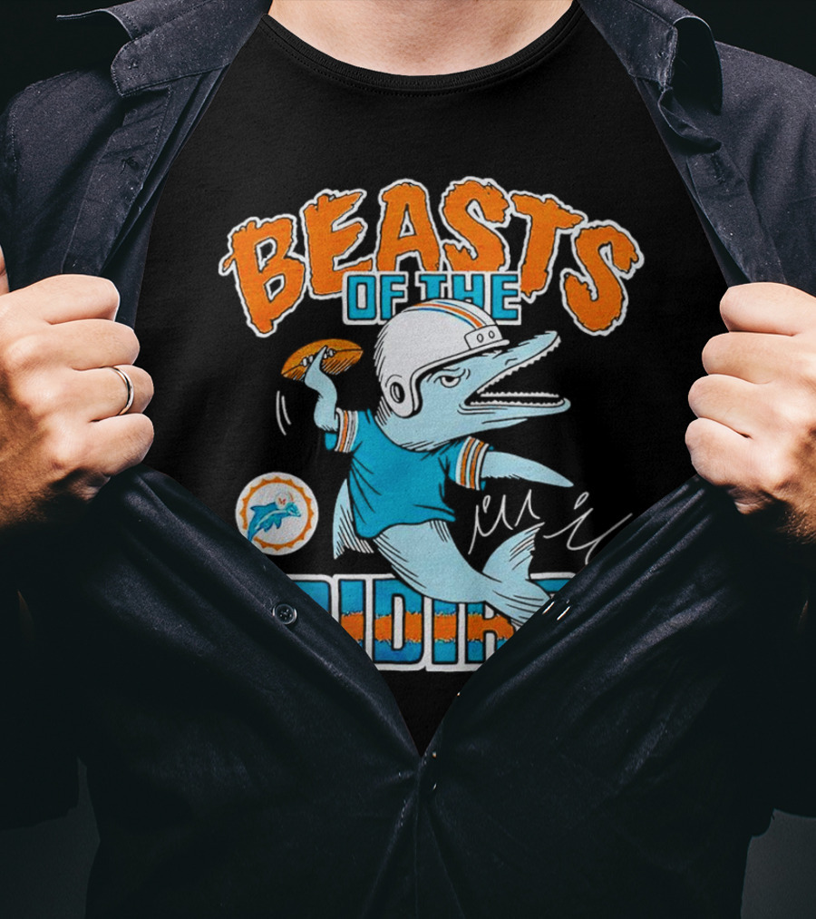Miami Dolphins Beasts Of The Gridiron Football Dolphin Throwing Pass T-Shirt