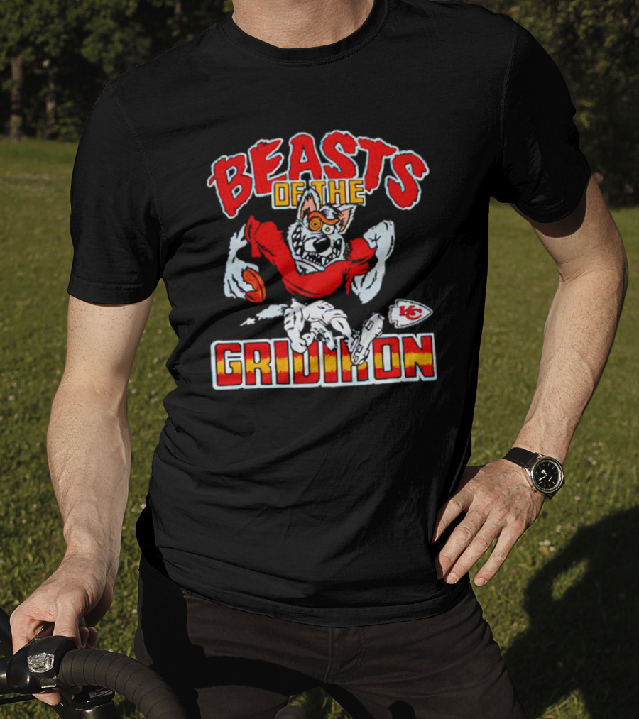 Beasts Of The Gridiron Kansas City Chiefs Wolf Football T-Shirt