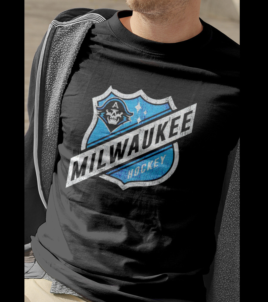 Milwaukee Hockey Admirals Badge Skull T-Shirt