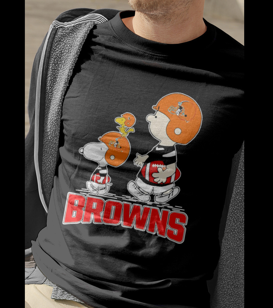 Browns Snoopy Charlie Brown Woodstock Football Helmets T-Shirt