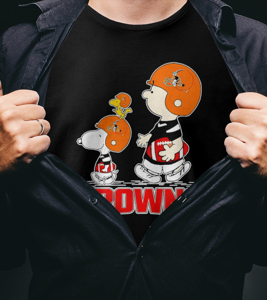Browns Snoopy Charlie Brown Woodstock Football Helmets T-Shirt