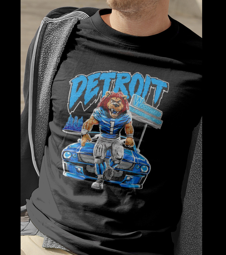 Detroit Lions Woodward All American Road Lion With Car And Cityscape T-Shirt