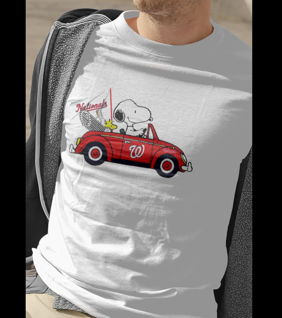 Snoopy And Woodstock In Red Car With Washington Nationals Flag T-Shirt