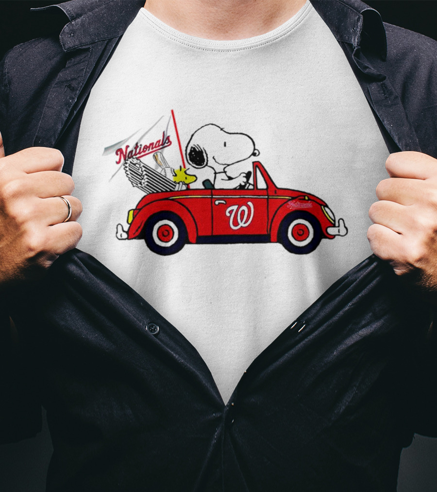 Snoopy And Woodstock In Red Car With Washington Nationals Flag T-Shirt