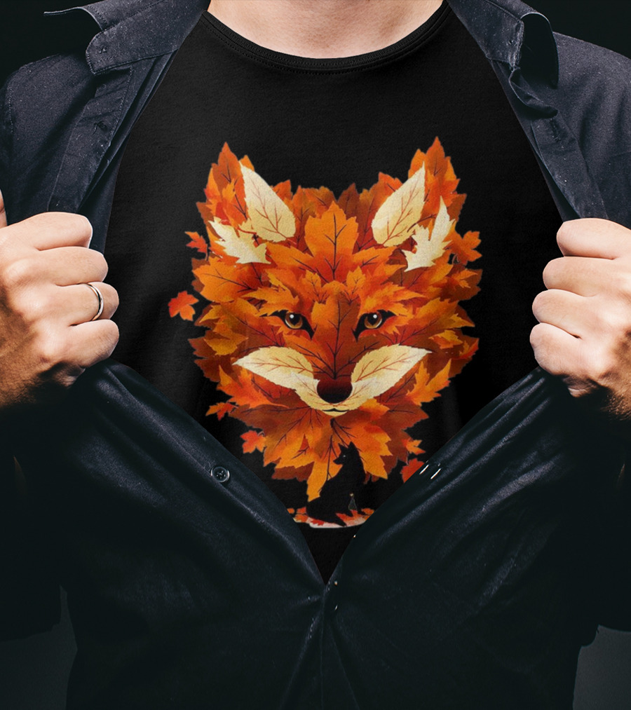 Red Fox Face With Autumn Leaves T-Shirt
