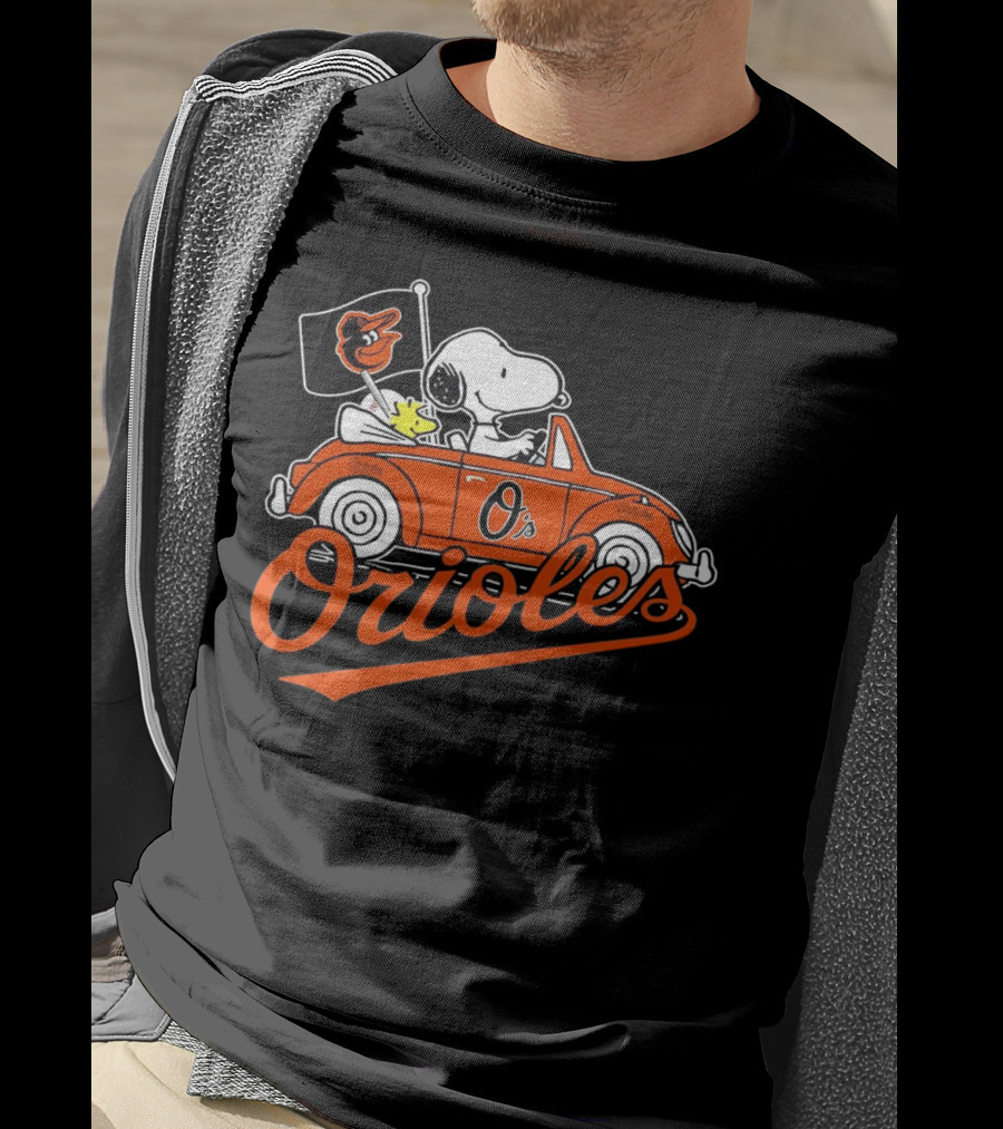 Snoopy And Woodstock Driving Baltimore Orioles Car With Flag T-Shirt