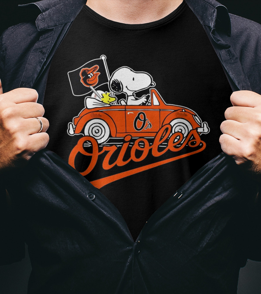 Snoopy And Woodstock Driving Baltimore Orioles Car With Flag T-Shirt