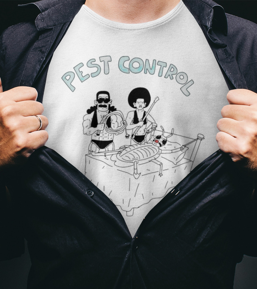 Pest Control Cartoon Insect Gangsters Magnifying Glass Table Scene T-Shirt