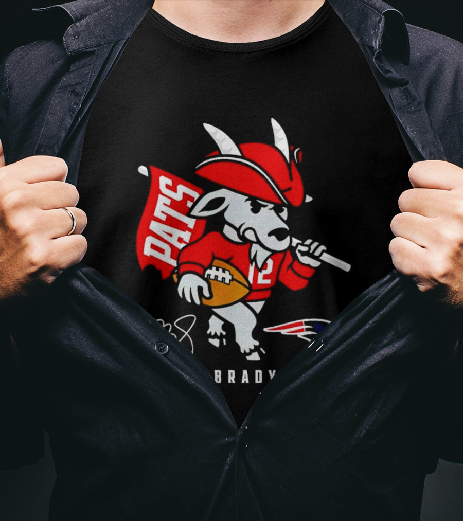 New England Patriots PATS Tom Brady 12 GOAT Logo Illustrative Character T-Shirt
