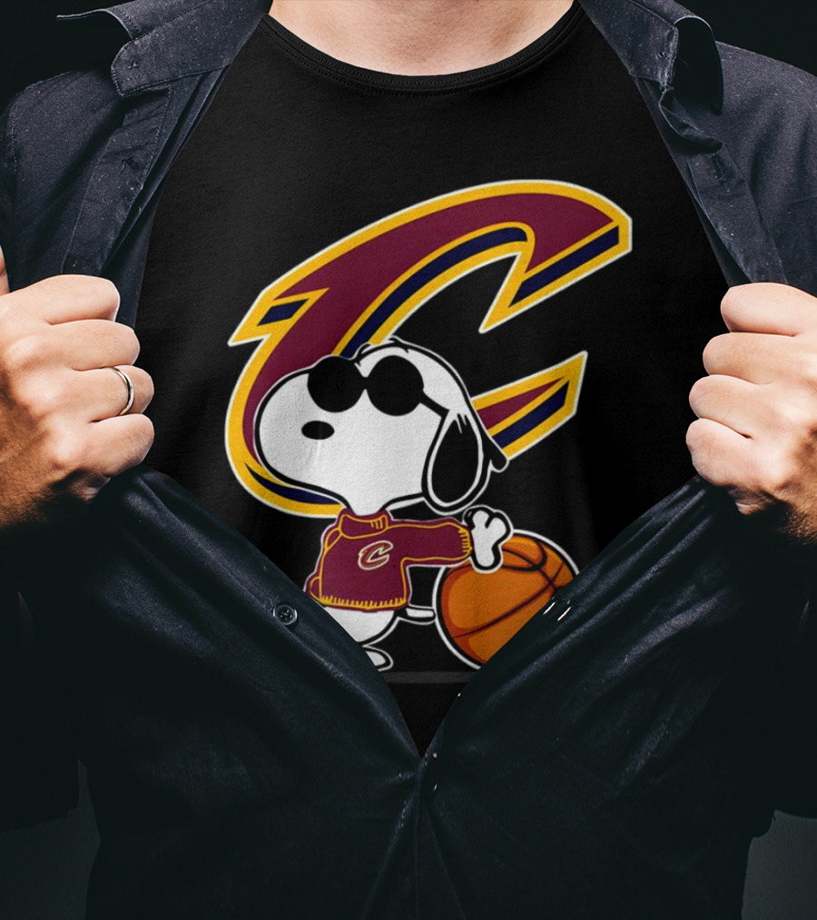 Snoopy Peanuts Cleveland Cavaliers NBA Basketball T-Shirt