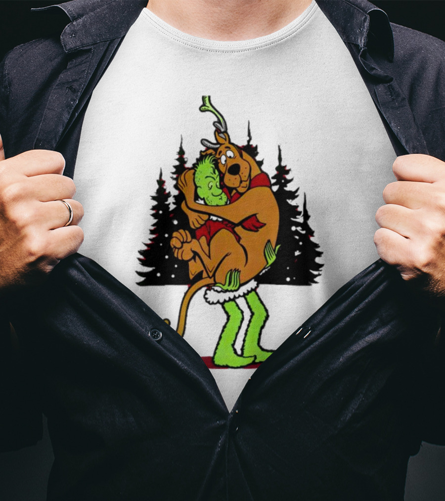 Grinch Scooby-Doo Shaggy Hug Funny Christmas Scene T-Shirt