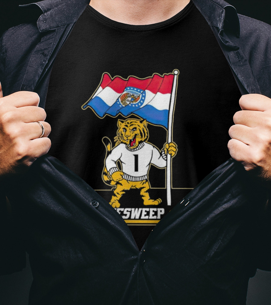 Missouri Tigers Mascot Holding Flag Tennesweep T-Shirt