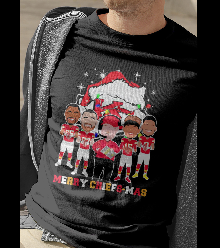 Kansas City Chiefs Merry Chiefs-Mas Christmas NFL Team Festive Cartoon Players And Santa Hat T-Shirt