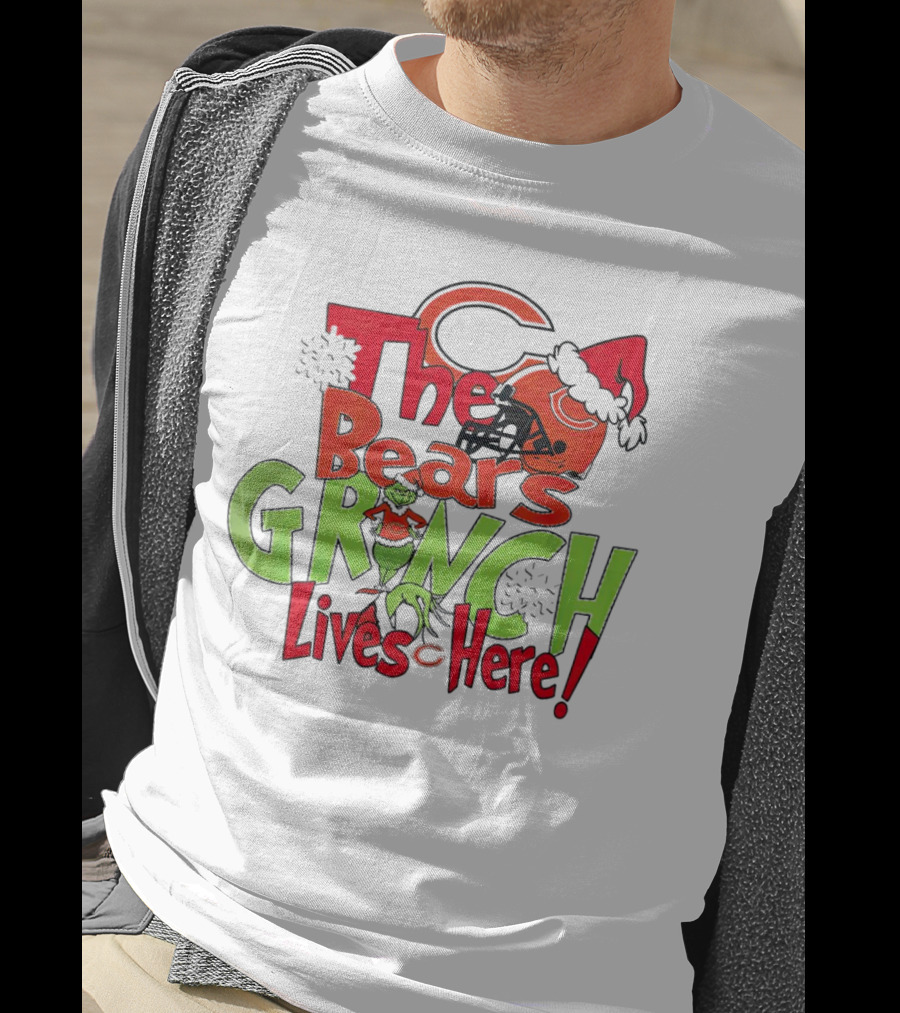Chicago Bears Grinch Lives Here Christmas Football T-Shirt