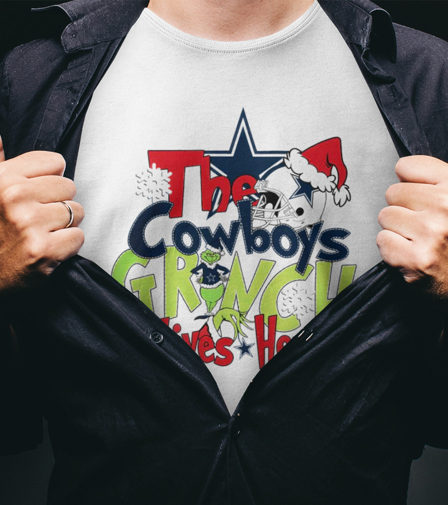 The Dallas Cowboys Grinch Lives Here Christmas T-Shirt