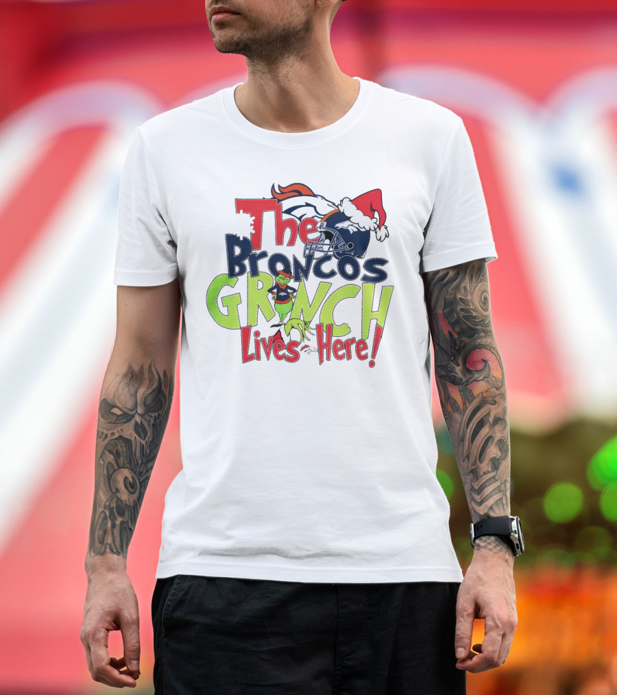 The Broncos Grinch Lives Here Christmas Denver Broncos Santa Hat Helmet T-Shirt