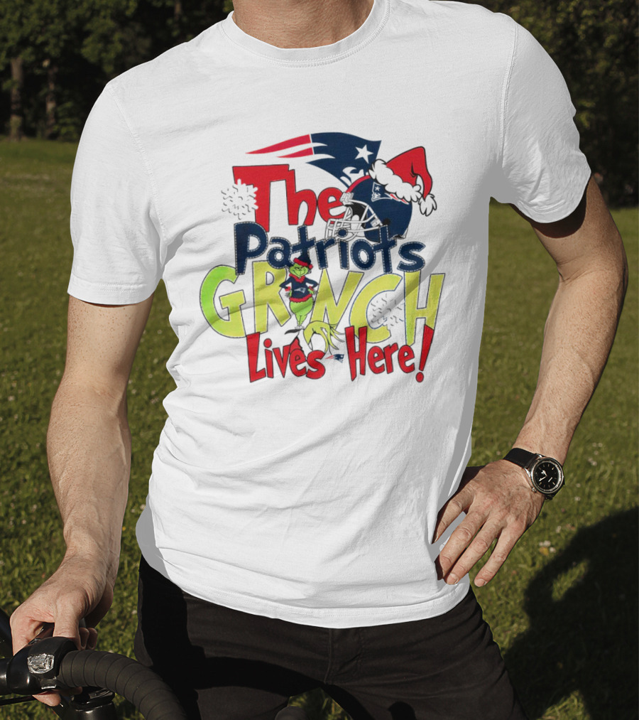 The New England Patriots Grinch Lives Here Christmas Santa Hat T-Shirt