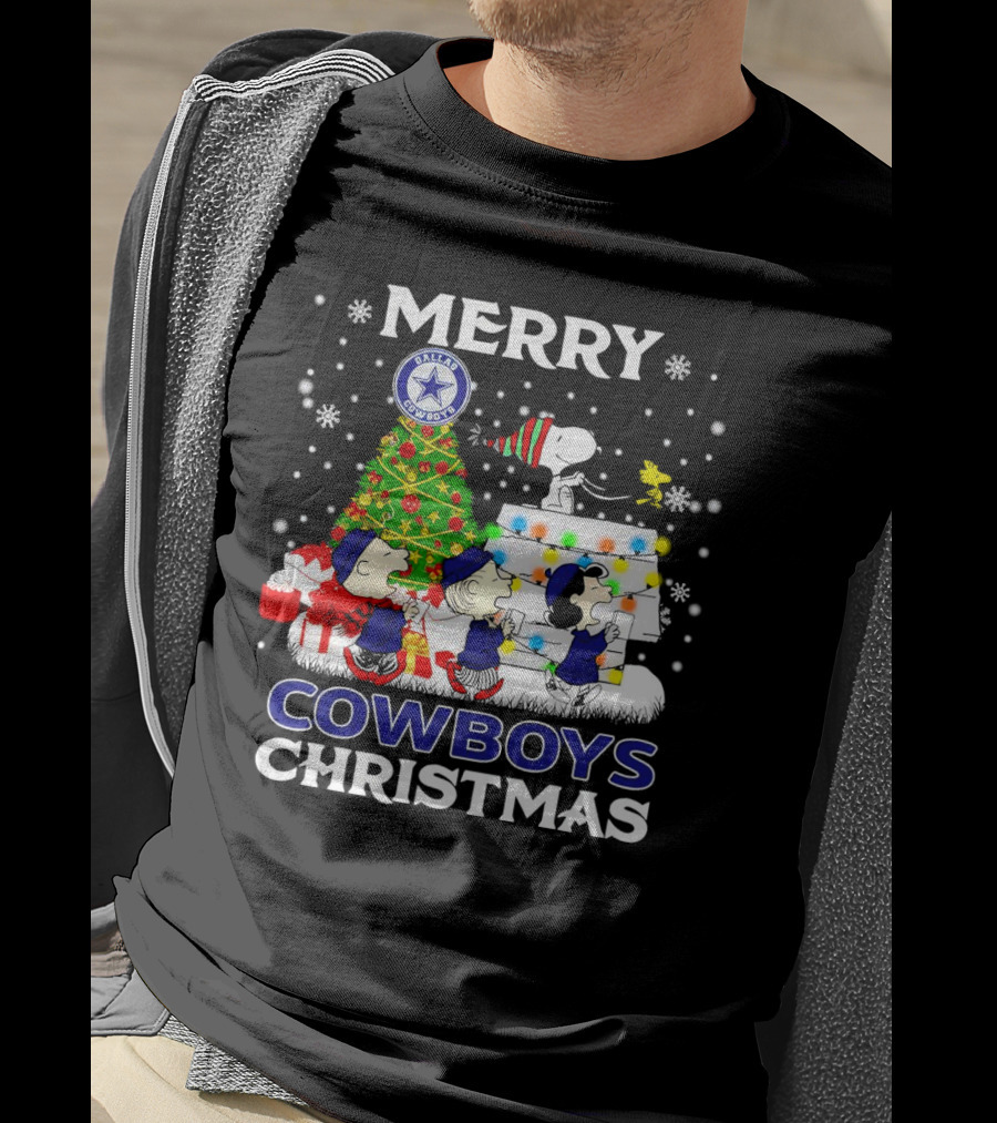 Merry Dallas Cowboys Peanuts Characters Christmas T-Shirt