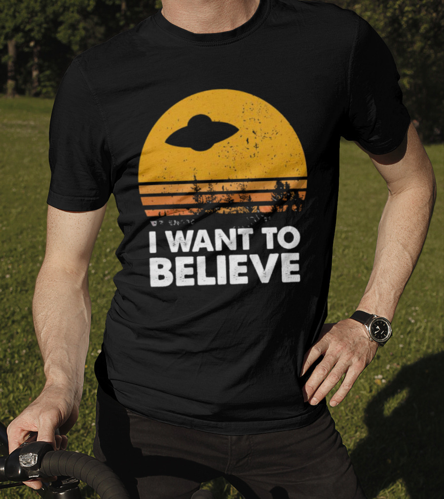 I Want To Believe Alien UFO Vintage Sunset T-Shirt