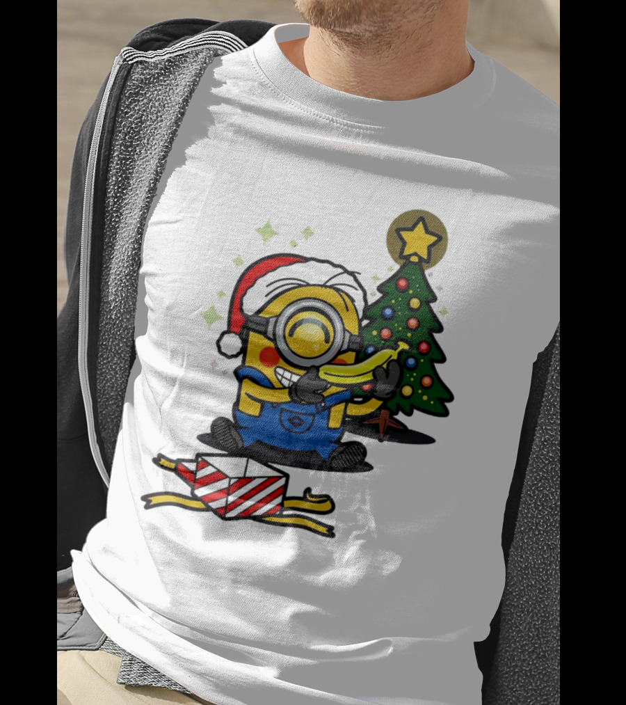 Minion Santa Hat With Banana Christmas Tree And Gift Box T-Shirt
