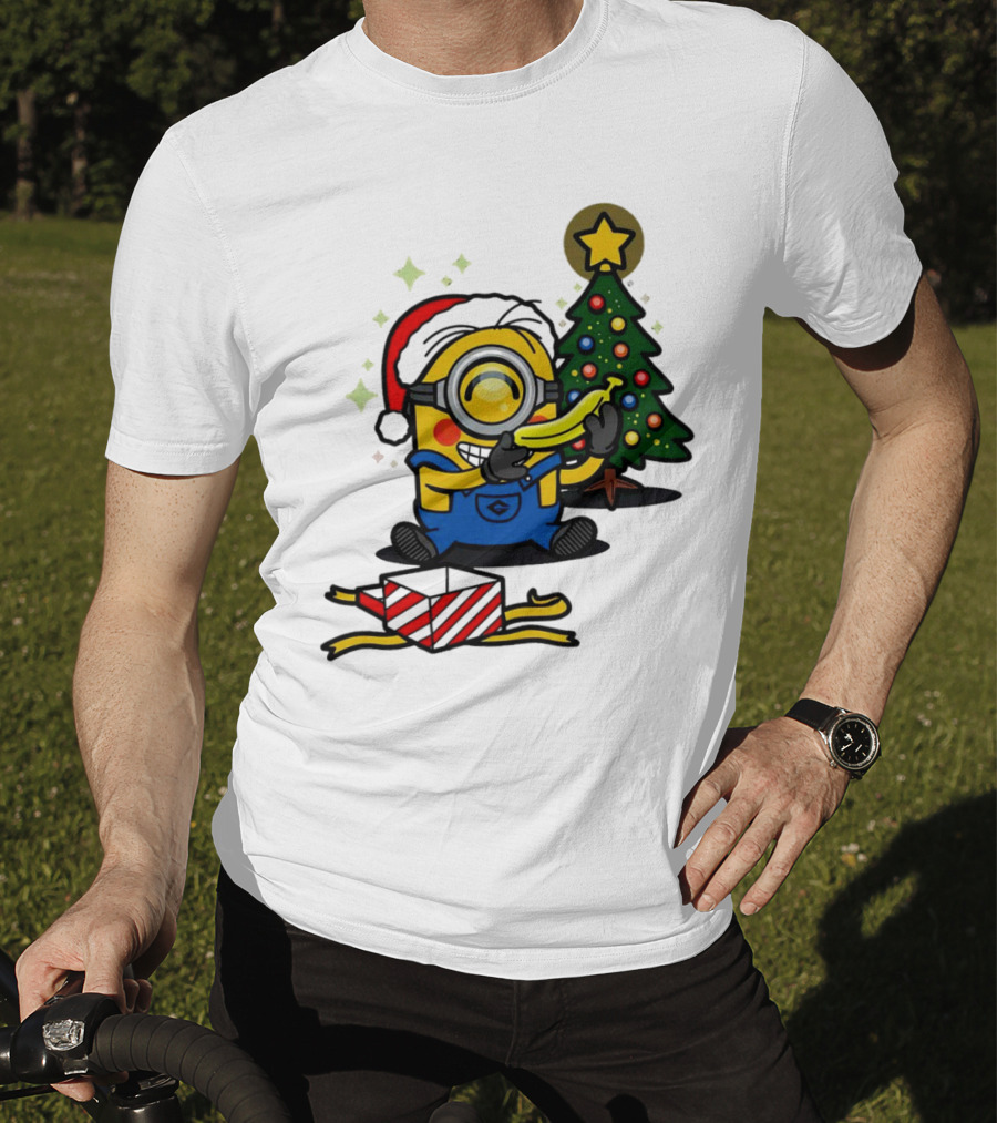 Minion Santa Hat With Banana Christmas Tree And Gift Box T-Shirt