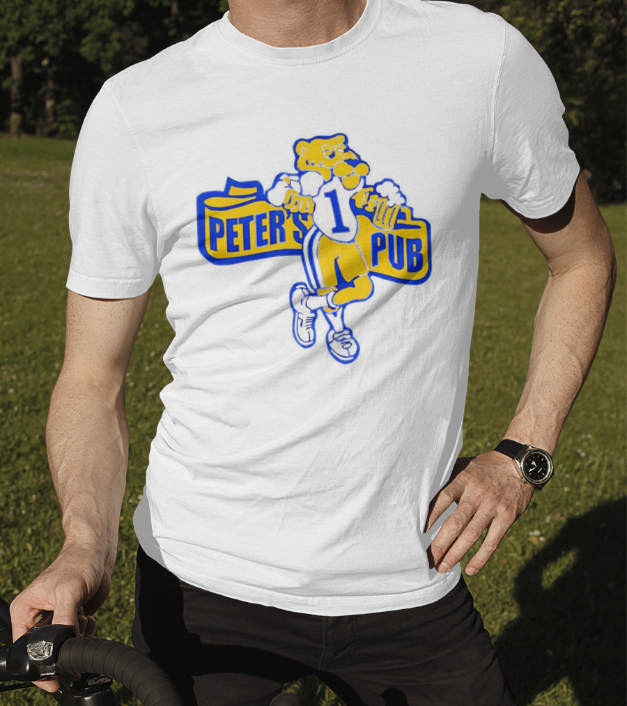 Peter's Pub Pittsburgh Mascot Holding Steins T-Shirt