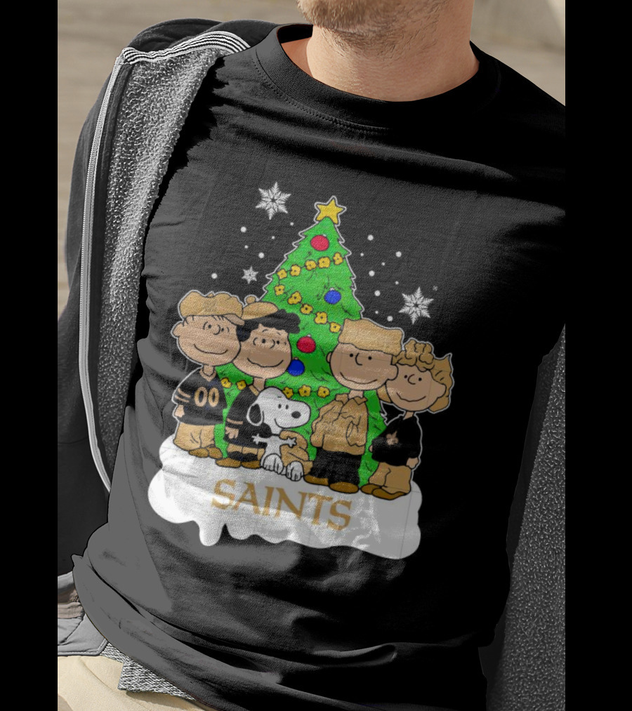 Peanuts Christmas New Orleans Saints Characters With Tree T-Shirt